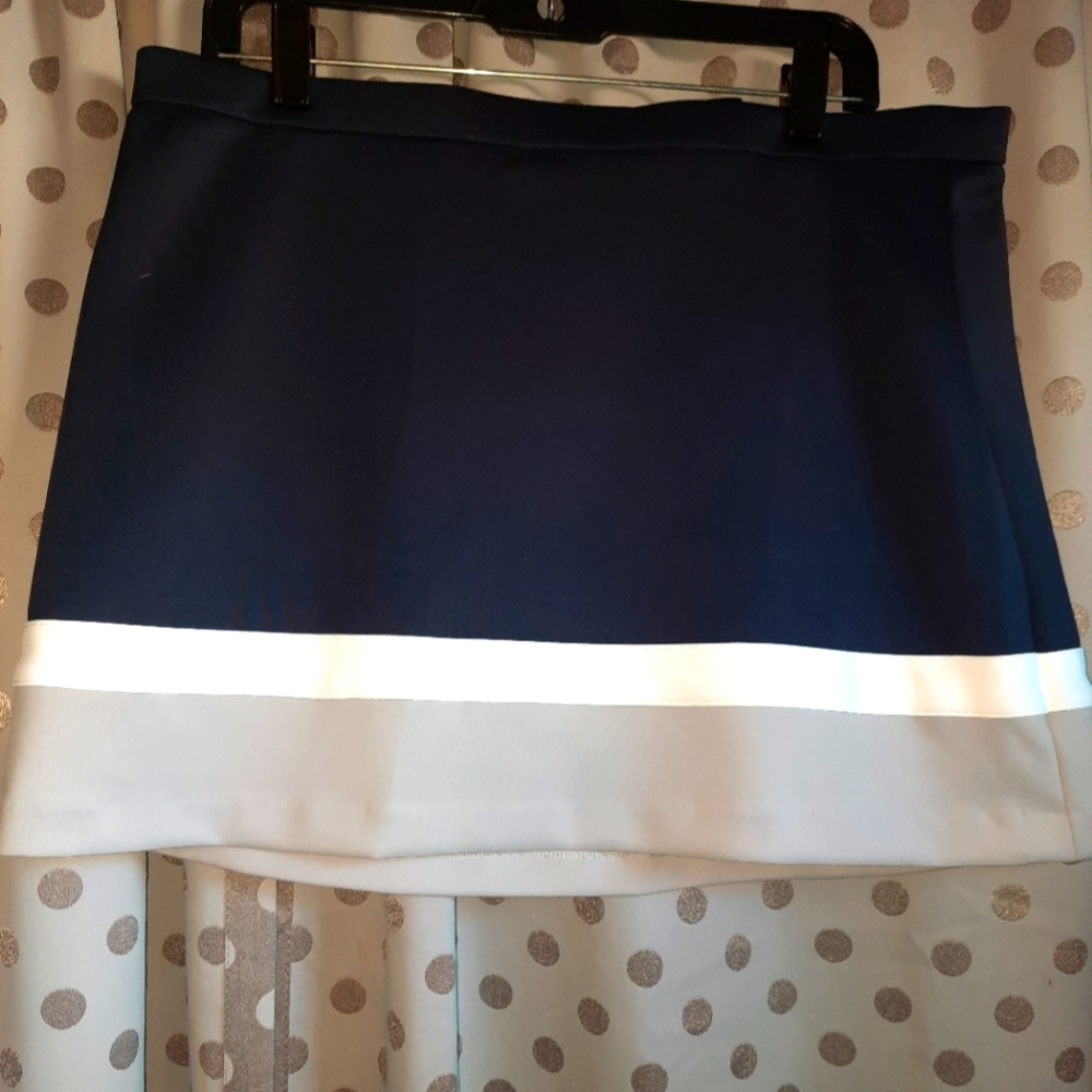 CHAMPION Athletic Skirt w/Button & Zip Closure S NWT